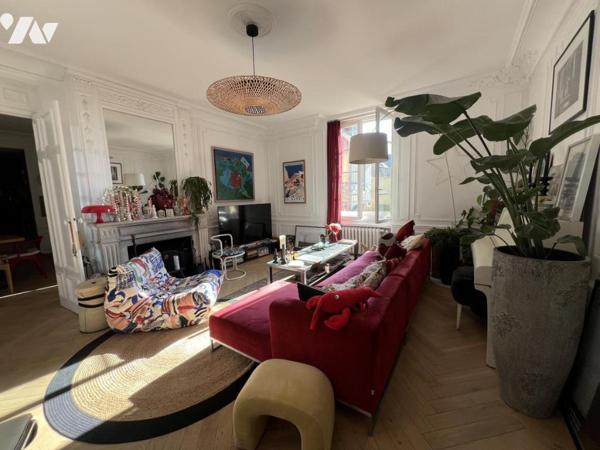 TROUVILLE SUR MER - Dans DOMAINE DE STANDING - Atypique appartement de 171 m2 - Parking et garage.