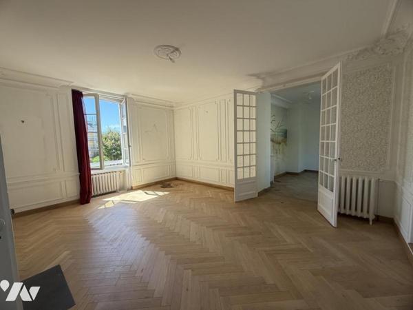 TROUVILLE SUR MER - Dans DOMAINE DE STANDING - Atypique appartement de 171 m2 - Parking et garage.