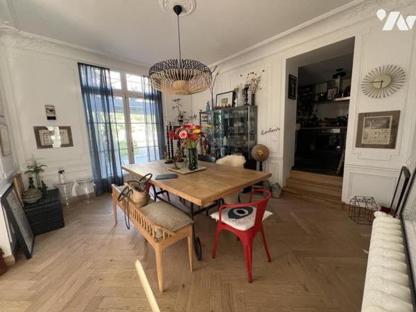 TROUVILLE SUR MER - Dans DOMAINE DE STANDING - Atypique appartement de 171 m2 - Parking et garage.