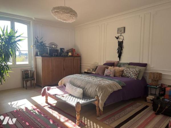 TROUVILLE SUR MER - Dans DOMAINE DE STANDING - Atypique appartement de 171 m2 - Parking et garage.