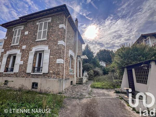 Maison traditionnelle 7 pièces de 118 m² à Le Pecq (78230)