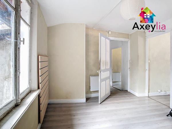 Toulon-sur-Arroux (71320) Immeuble de 3 logements à rénover