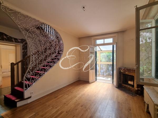 VENTE RILLIEUX LA PAPE 69140 - MAISON DE CHARME 1930 5 CHAMBRES AVEC GRAND JARDIN ARBORE - A RENOVER - POTENTI