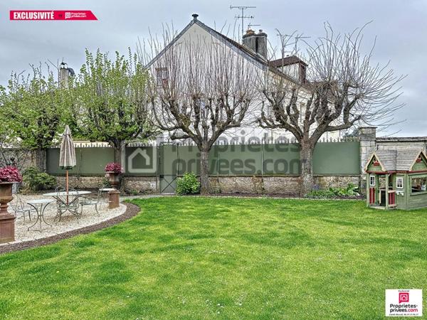 MAISON 7 CHAMBRES CENTRE VILLE AVEC GARAGE ET JARDIN