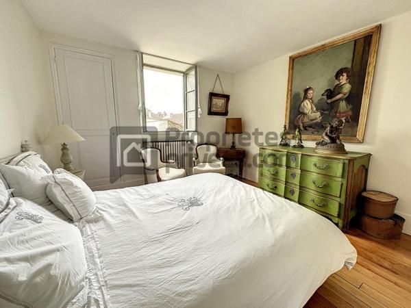 MAISON 7 CHAMBRES CENTRE VILLE AVEC GARAGE ET JARDIN