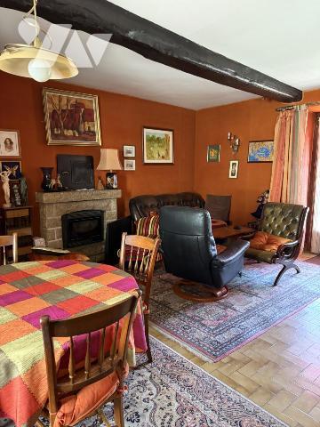 A VENDRE VANNES HYPER CENTRE-MAISON DE CARACTERE avec garage et jardin