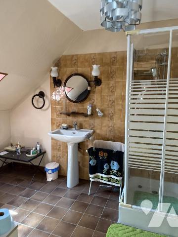 A VENDRE VANNES HYPER CENTRE-MAISON DE CARACTERE avec garage et jardin