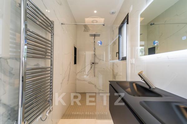 Villa contemporaine avec piscine