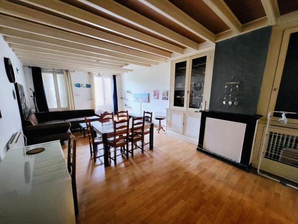 Immeuble avec local commercial et partie habitable