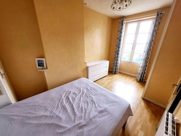 Immeuble avec local commercial et partie habitable