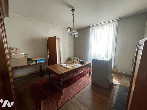 A vendre - Superbe maison de maître au cœur de Gençay (86), sur une terrain de 1334m²