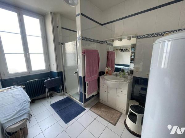 A vendre - Superbe maison de maître au cœur de Gençay (86), sur une terrain de 1334m²