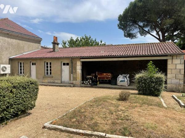 A vendre - Superbe maison de maître au cœur de Gençay (86), sur une terrain de 1334m²