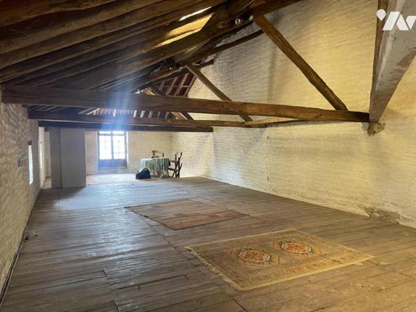 A vendre - Superbe maison de maître au cœur de Gençay (86), sur une terrain de 1334m²