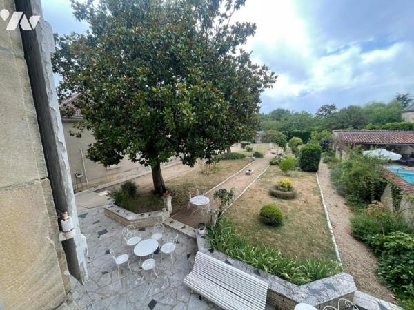 A vendre - Superbe maison de maître au cœur de Gençay (86), sur une terrain de 1334m²