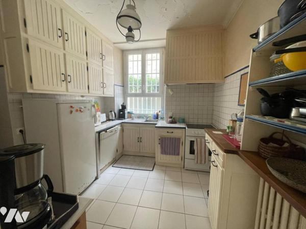 A vendre - Superbe maison de maître au cœur de Gençay (86), sur une terrain de 1334m²