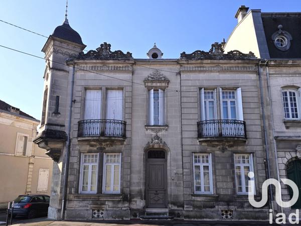 Maison de ville 9 pièces de 231 m² à Cognac (16100)