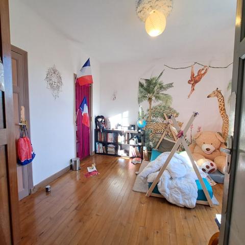 A VENDRE LAVELANET MAISON 13 PIECES SUR TERRAIN 3400 M²