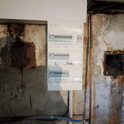 A VENDRE LAVELANET MAISON 13 PIECES SUR TERRAIN 3400 M²