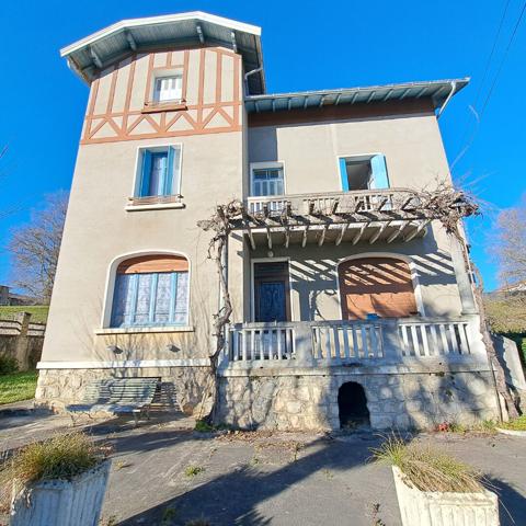 A VENDRE LAVELANET MAISON 13 PIECES SUR TERRAIN 3400 M²
