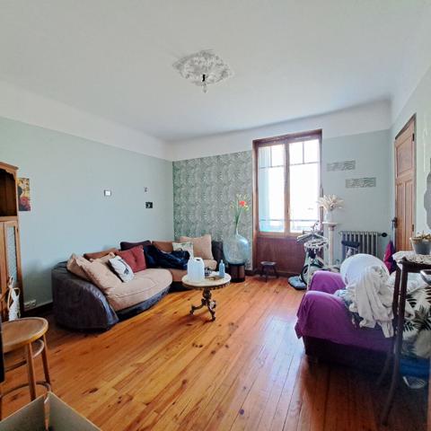 A VENDRE LAVELANET MAISON 13 PIECES SUR TERRAIN 3400 M²