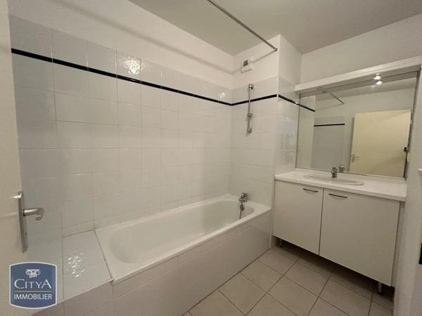 Appartement à louer 4 pièces 98m²