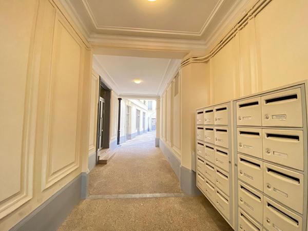 Rue des Archives - Appartement 2 pièces rénové  et calme à louer - Meublé