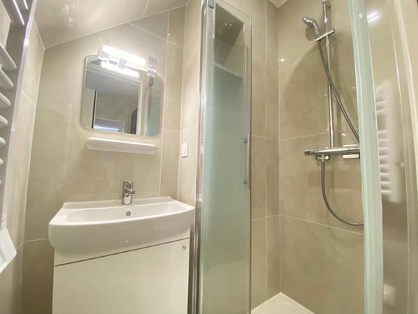 Rue des Archives - Appartement 2 pièces rénové  et calme à louer - Meublé
