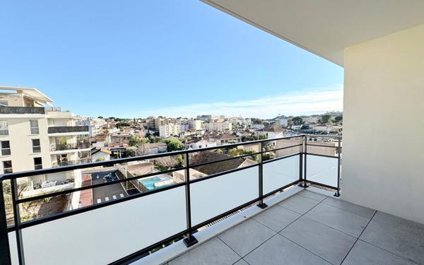Appartement à vendre    2 pièces • 42,44 m2 Le Cannet