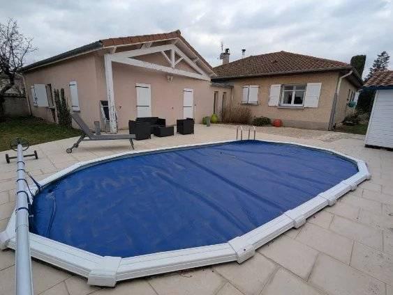 Villa d'exception à Montbrison avec piscine et cheminée