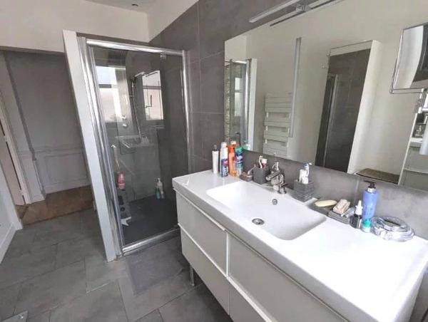 Villa d'exception à Montbrison avec piscine et cheminée