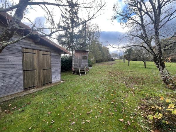 MIRANDE(32)et MIELAN proche: PROPRIETE 3.3HA, isolée, calme, position dominante, VUE, sans travaux, chevaux et famille bienvenus....