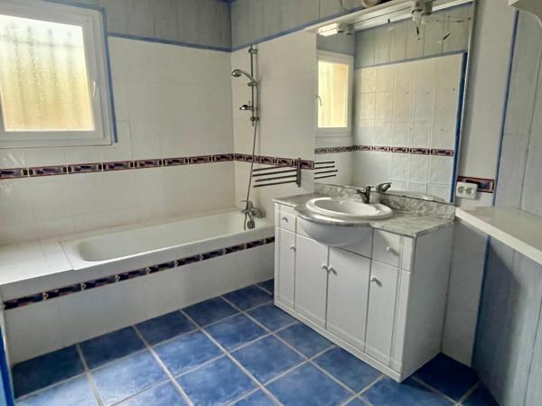 MIRANDE(32)et MIELAN proche: PROPRIETE 3.3HA, isolée, calme, position dominante, VUE, sans travaux, chevaux et famille bienvenus....