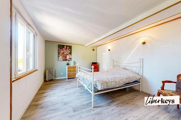 Maison 120 m² à Auxonne – Volumes, stationnement et potentiel d’aménagement