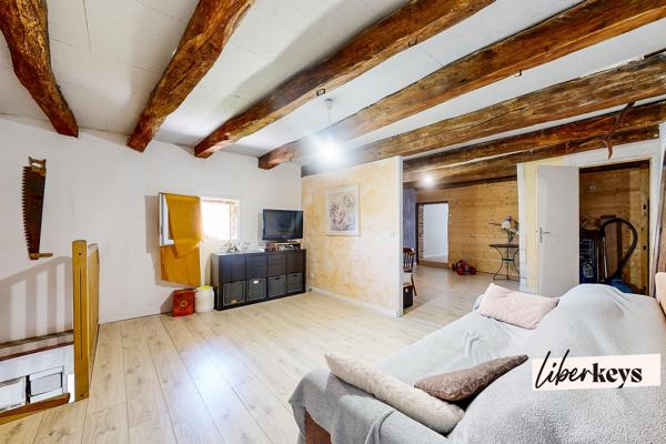 Maison 120 m² à Auxonne – Volumes, stationnement et potentiel d’aménagement