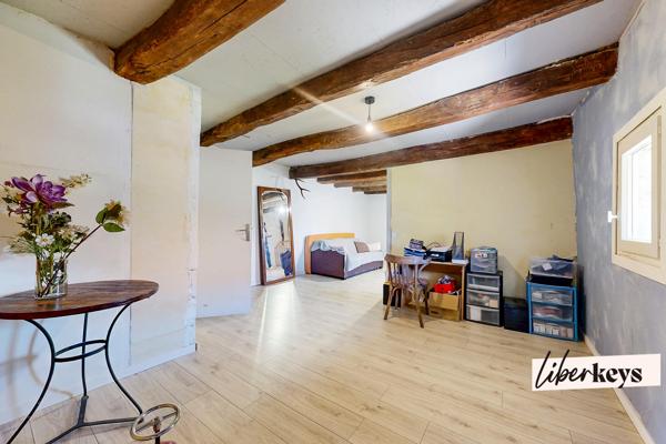 Maison 120 m² à Auxonne – Volumes, stationnement et potentiel d’aménagement