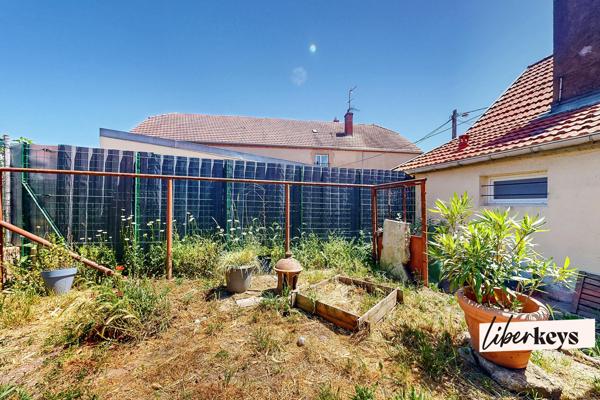 Maison 120 m² à Auxonne – Volumes, stationnement et potentiel d’aménagement