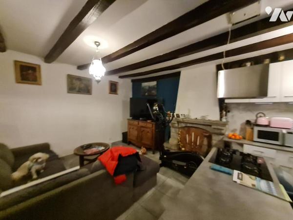 À Vendre à Rohan Maison de bourg semi-miotyenne située à pied des commodités