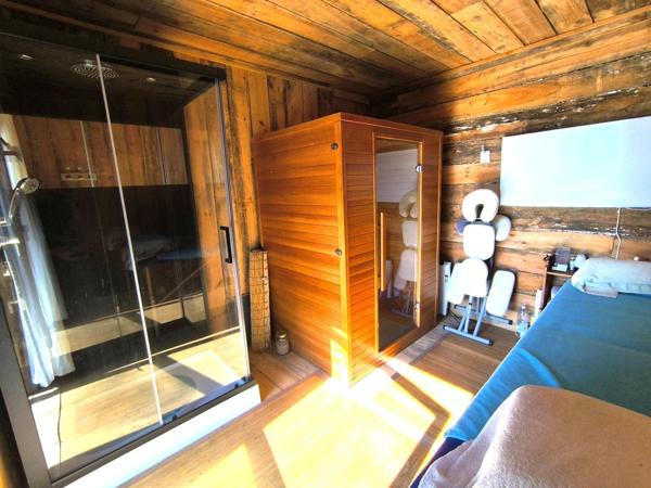 Maison bois ouverte sur la vallée,  au calme