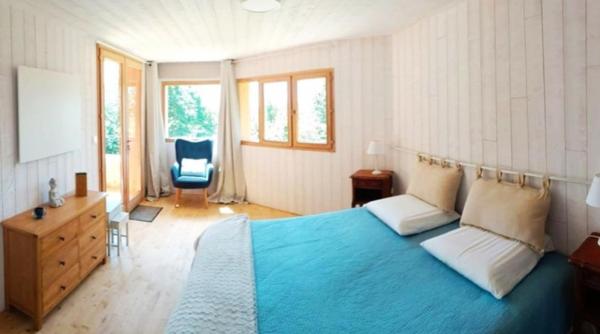 Maison bois ouverte sur la vallée,  au calme