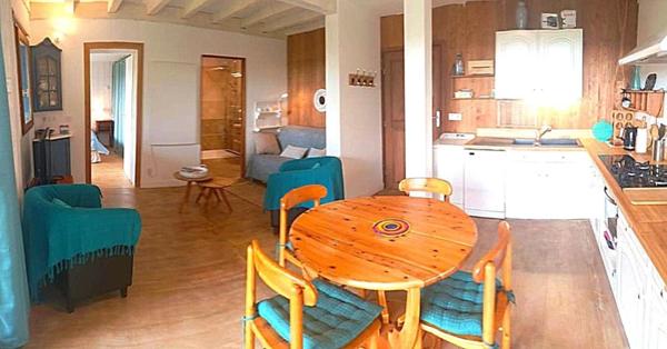 Maison bois ouverte sur la vallée,  au calme