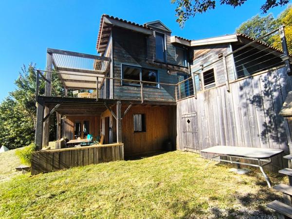 Maison bois ouverte sur la vallée,  au calme