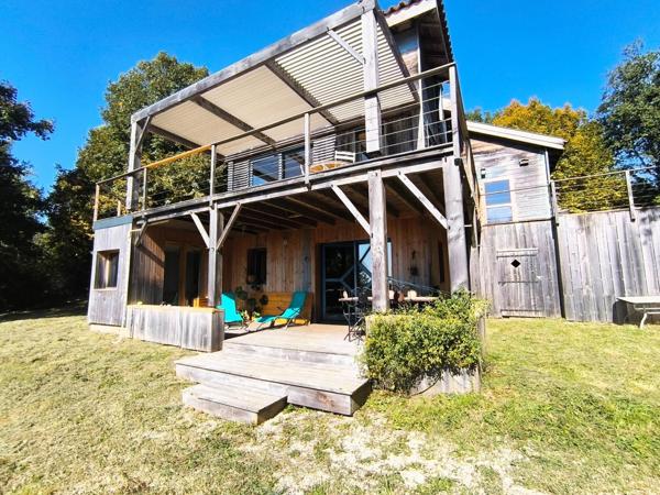 Maison bois ouverte sur la vallée,  au calme