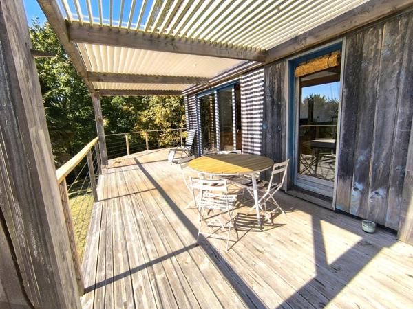 Maison bois ouverte sur la vallée,  au calme