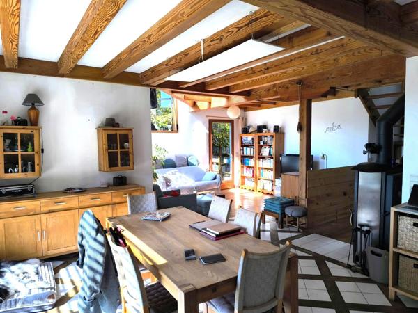 Maison bois ouverte sur la vallée,  au calme