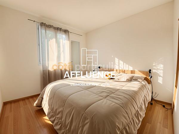Vente
                Appartement70 m² - 3 Pièces -
                    CHEVRY (1170)