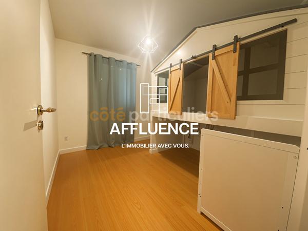 Vente
                Appartement70 m² - 3 Pièces -
                    CHEVRY (1170)