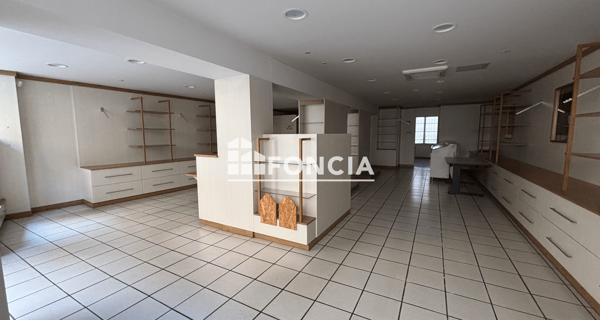 À vendre Local commercial 104 m² - Roanne 42300