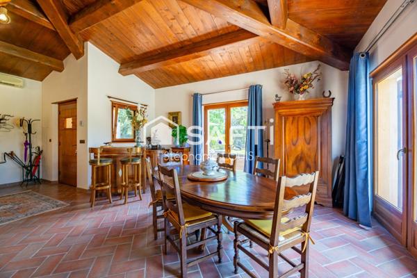 Au calme vue dégagée - Piscine intérieure - Double garage