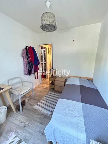 Appartement
         2 pièces
        - 46 m² 349 000 € *